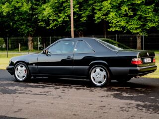 Mercedes-Benz 300 3.0 132kW