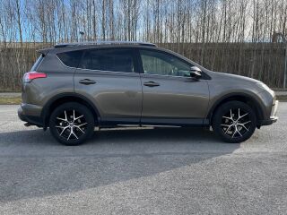 Toyota RAV4 Style + Business pakett 2.0 112kW