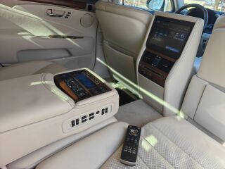 Lexus LS 600h Long Ottoman pakett 5.0 V8 290kW