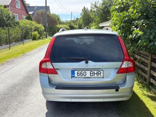 Volvo V70 Momentum 2.4 D5 120kW