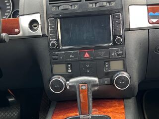 Volkswagen Touareg Black edition diesel 2.5 R5 Diesel 128kW