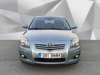 Toyota Avensis Linea Sol 2.4 120kW