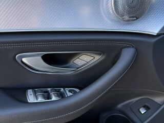 Mercedes-Benz E 300 AMG 4 MATIC NIGHT PACKET 2.0 143кВ