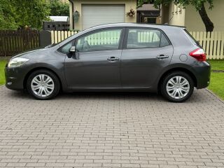 Toyota Auris Linea Sol 1.6 97кВ