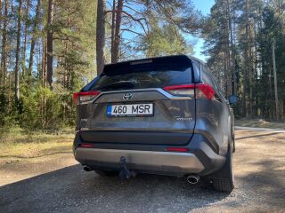 Toyota RAV4 Premium Plus / All Weather / AWD 2.5 131кВ