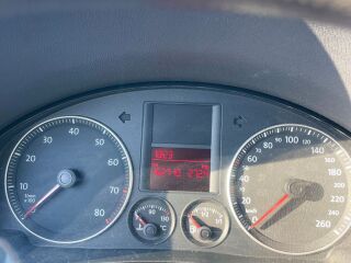 Volkswagen Golf 1.6 BGU BSE 75kW