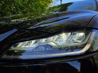 Jaguar F-Pace MY2017 / 4x4 / Meridian 2.0 R4 132kW