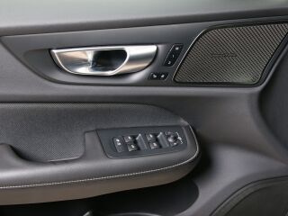 Volvo S60 AWD ULTIMATE DARK INTELLI SAFE PRO 2.0 B5 KERS Mild Hybrid 184кВ