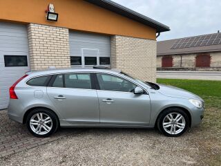 Volvo V60 Polestar SUMMUM AWD 2.4 D6 TWIN ENGINE PLUG IN HYBRID 158kW