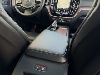 Volvo XC60 AWD Luxury Inscription FaceLift MY23 2.0 T6 Twin-Engine PLUG-IN-HYBRID LONG RANGE 293kW