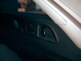 Mercedes-Benz E 300 2.0 143кВ
