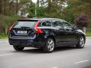 Volvo V60 SUMMUM AWD TWIN ENGINE PLUG IN HYBRID FACELIFT 2.4 162kW