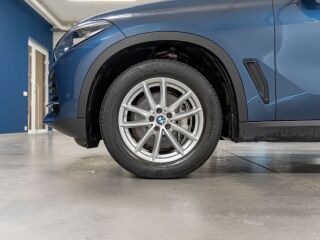 BMW X5 xDrive30d 3.0 210кВ
