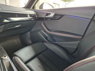 Audi A4 Black Edition TFSI 2.0 140kW