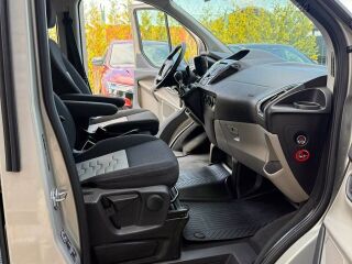 Ford Tourneo Custom Long family 2.0 125kW