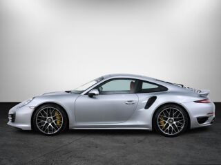 Porsche 911 Turbo S 3.8 412kW