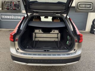 Volvo V90 Cross Country Intelli Safe Pro AWD Luxury MY22 2.0 B5 KERS MILD Kerghübriid 183kW