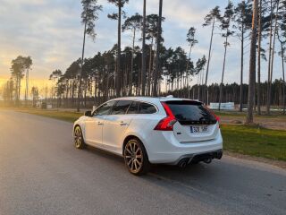 Volvo V60 R-Design 2.4 D6 158kW