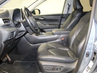 Toyota Highlander Luxury AWD 2.5 140kW