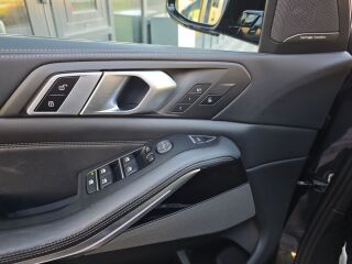 BMW X5 xDrive M-Sport Individual 3.0 195kW