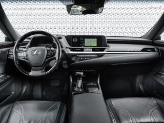 Lexus IS 300h 2.5 131kW