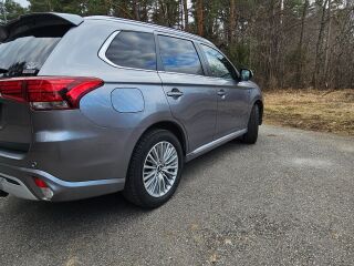 Mitsubishi Outlander 2.4 99кВ