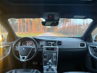 Volvo V60 R-Design 2.4 D6 158kW