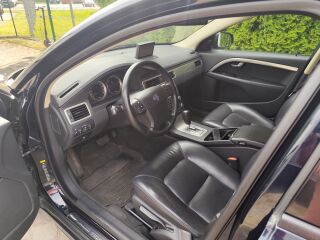 Volvo V70 MOMENTUM 2.4 R5 D5 136kW