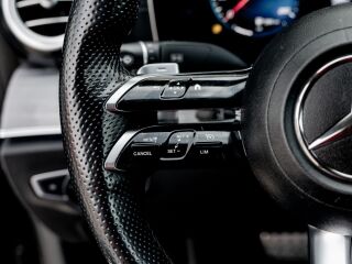 Mercedes-Benz E 220 AMG Line Black Edition 2.0 143kW