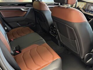 Volkswagen Touareg Elegance 3.0 TDI 170кВ