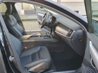 Volvo V90 MOMENTUM 2.0 D3 110кВ