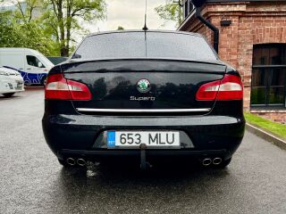 Skoda Superb Twin-Door Elegance 4Motion 3.6 VR6 191kW