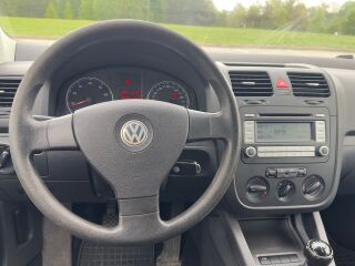 Volkswagen Golf 1.6 75kW