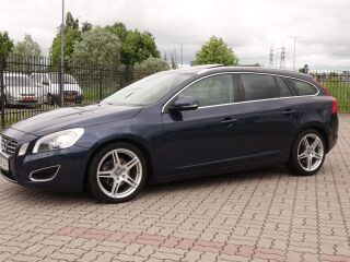 Volvo V60 SUMMUM 2.0 R5 120kW