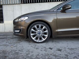 Ford Mondeo Vignale 4x4 2.0 R4 TDI CR 132kW