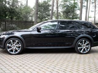 Volvo V90 Cross Country AWD B5 ULTIMATE Xenium FULLOPT 2.0 B5 MHEV KERS Kerghübriid 183kW