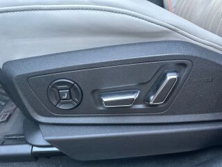 Audi e-tron 55 QUATTRO 300kw 158kW