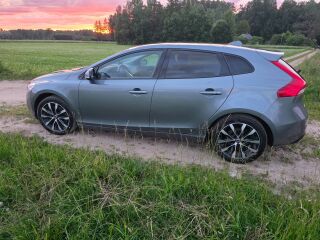 Volvo V40 2.0 110kW