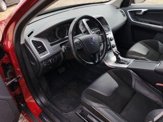 Volvo XC60 R-DESIGN LINE AWD 2.4 D5 140kW
