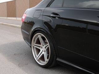 Mercedes-Benz E 350 AMG E63 3.0 170kW