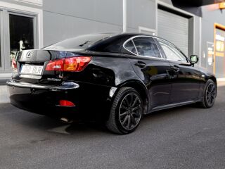 Lexus IS 220 s 2.2 130kW