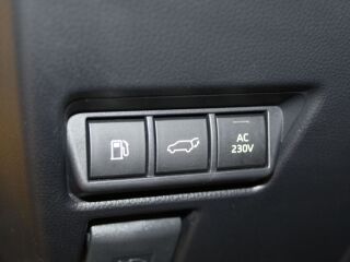 Toyota Prius Plug-in Hybrid Premium Solar 2.0 111кВ