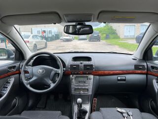 Toyota Avensis 2.0 R4 108kW