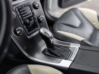 Volvo XC60 R-Design Finish Facelift 2.0 120kW