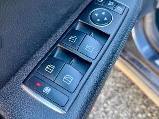 Mercedes-Benz E 220 2.1 125kW