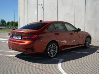 BMW 320 d xDrive Sport Line 2.0 R4 140kW