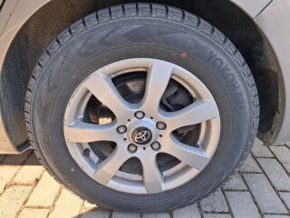 Toyota Auris 1.4 66кВ