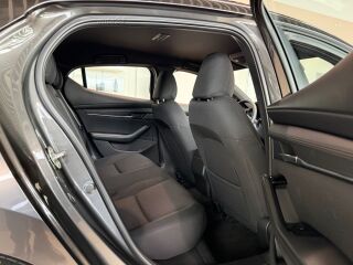 Mazda 3 e-Skyactiv G Centre-line 2.5 103kW