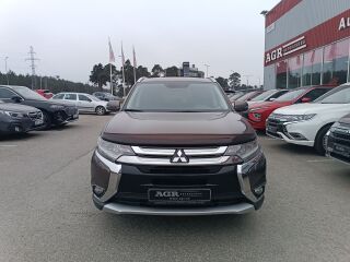 Mitsubishi Outlander Instyle Plus 4WD 2.2 DI-D 110kW