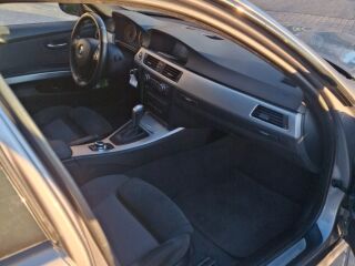 BMW 330 XD LCI M-Pakett 3.0 R6 180kW